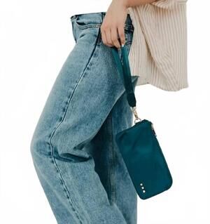 NEW PRETTY SIMPLE women's cove double zip wristlet wallet in teal